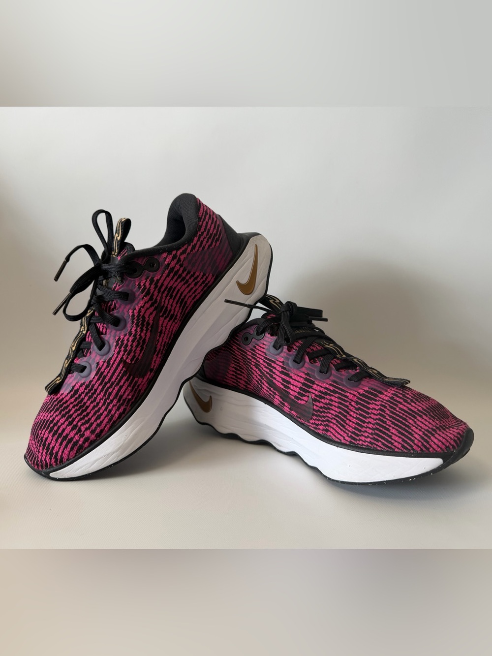 Nike Shoes Womens Size 7.5 Pink Black Geometric Mesh Running Sneakers DV1238-005